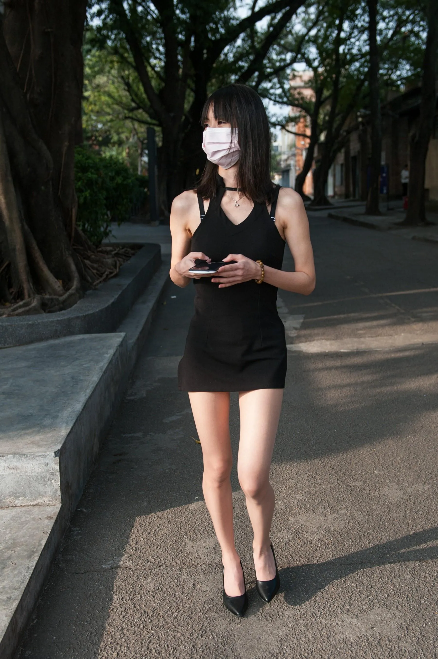 [魔镜街拍] NO.129 街角肉丝包臀裙小姐姐 [213P]插图2